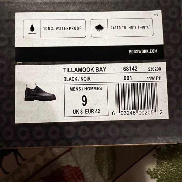 Men’s Bogs Waterproof Slip on shoes size 9 - Picture 4 of 4